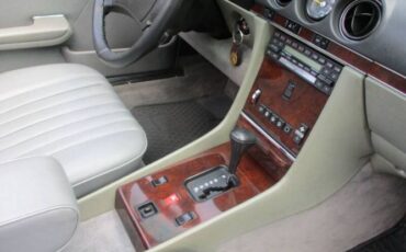 Mercedes-benz-Other-1987-Artic-White-Gray-Leather-37