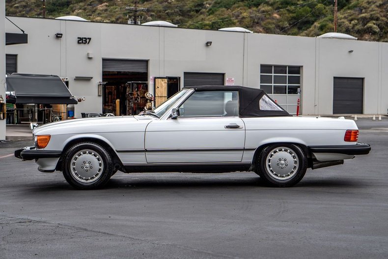 Mercedes-benz-Other-1988-White-Burgundy-Leather-19