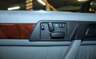 Mercedes-benz-benz-300-1993-silver-9