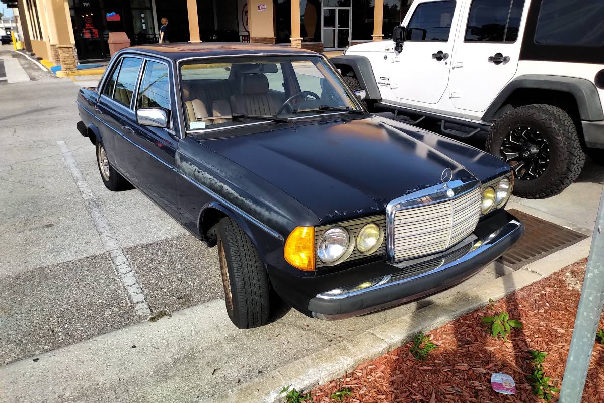 Mercedes-benz-benz-300-300dt-diesel-1985-blue-11