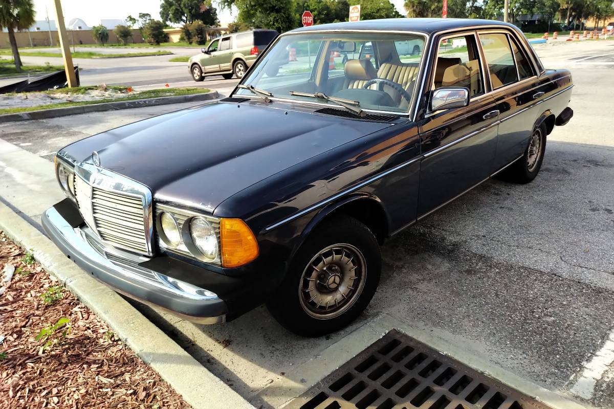 Mercedes-benz-benz-300-300dt-diesel-1985-blue-13