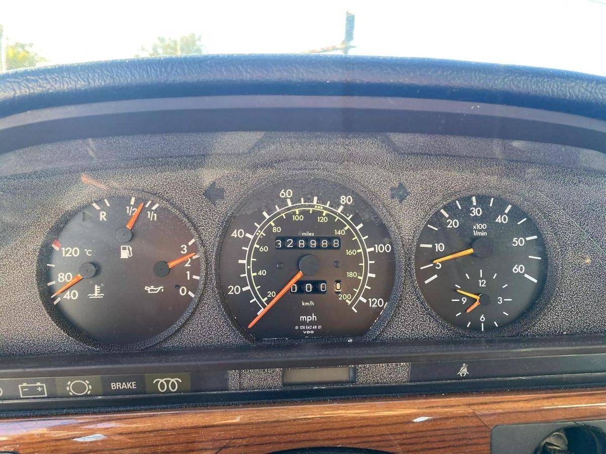 Mercedes-benz-benz-300-diesel-1983-black-11