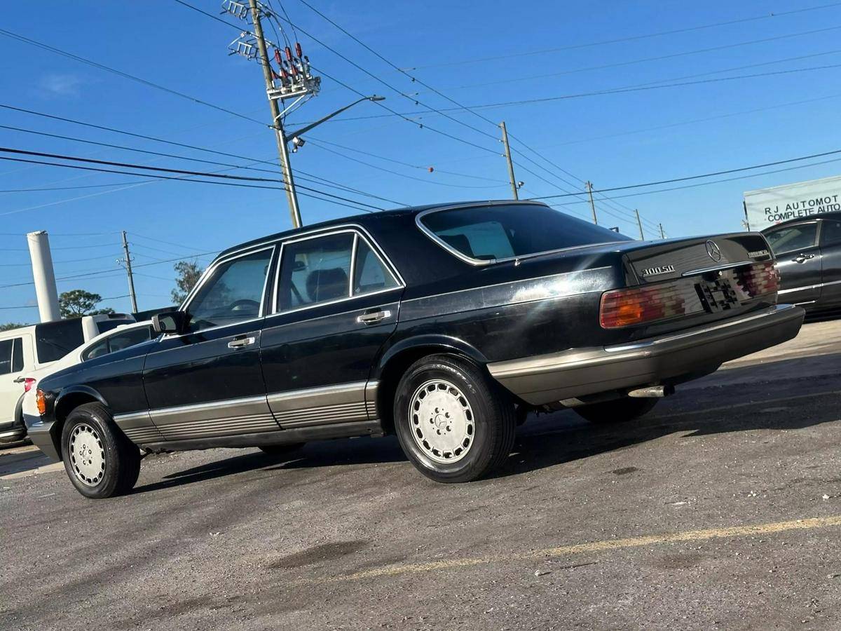 Mercedes-benz-benz-300-diesel-1983-black-2