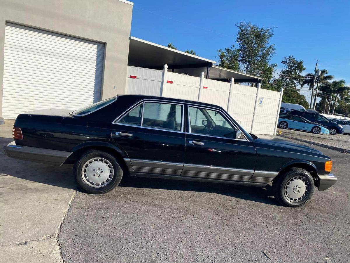 Mercedes-benz-benz-300-diesel-1983-black-4