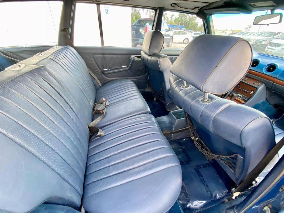 Mercedes-benz-benz-300-diesel-1985-blue-13