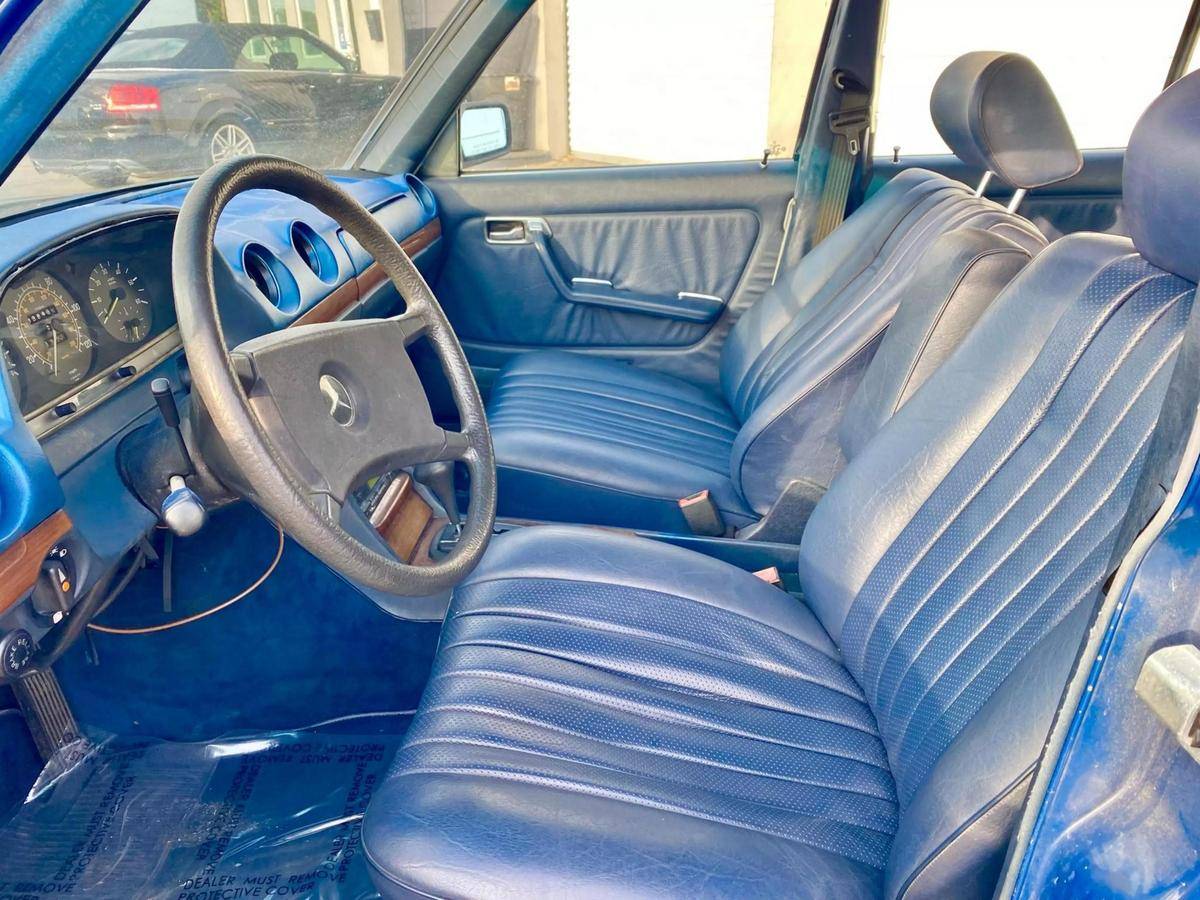 Mercedes-benz-benz-300-diesel-1985-blue-15