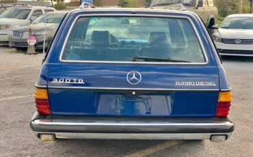 Mercedes-benz-benz-300-diesel-1985-blue-4