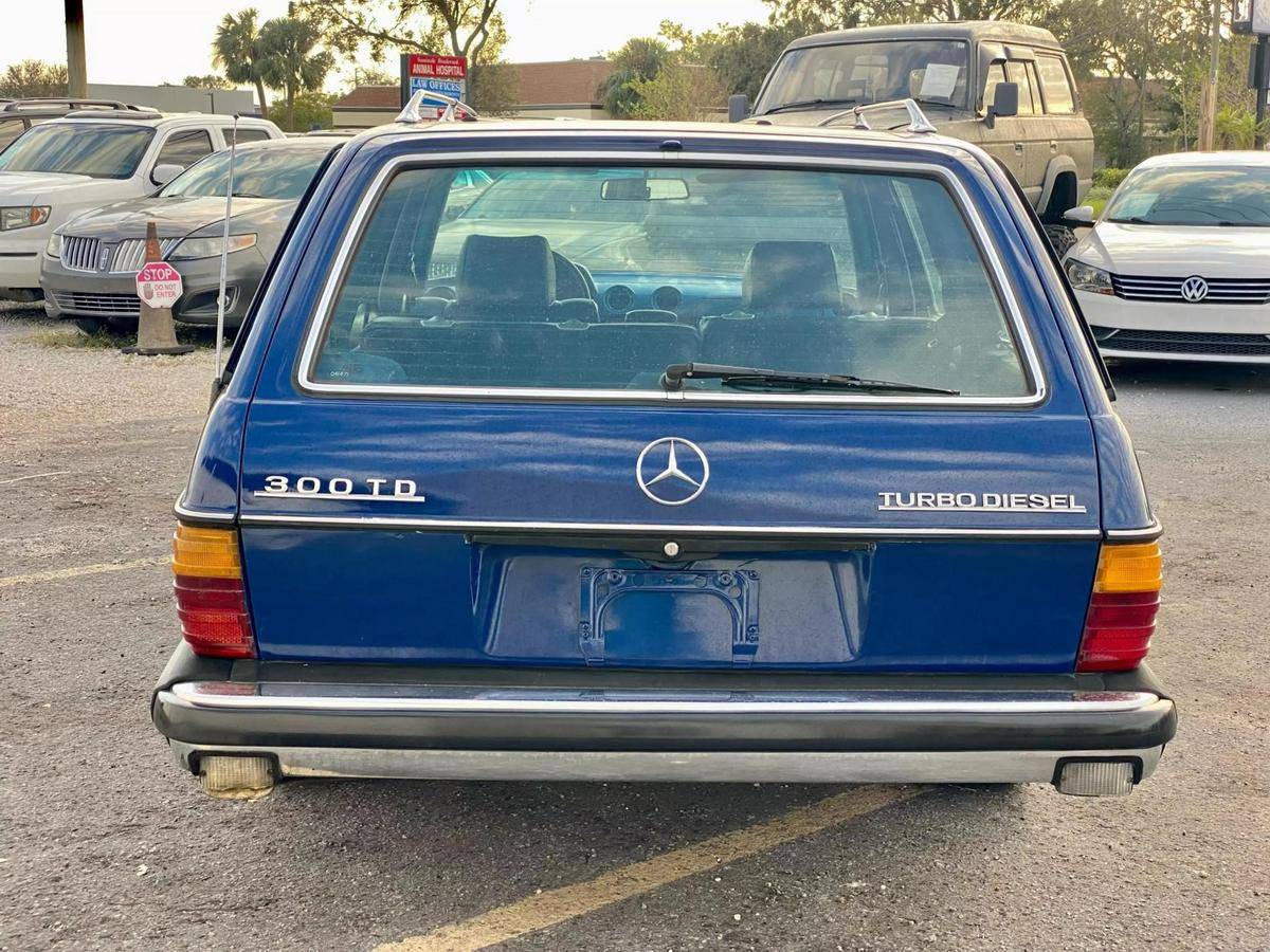 Mercedes-benz-benz-300-diesel-1985-blue-4