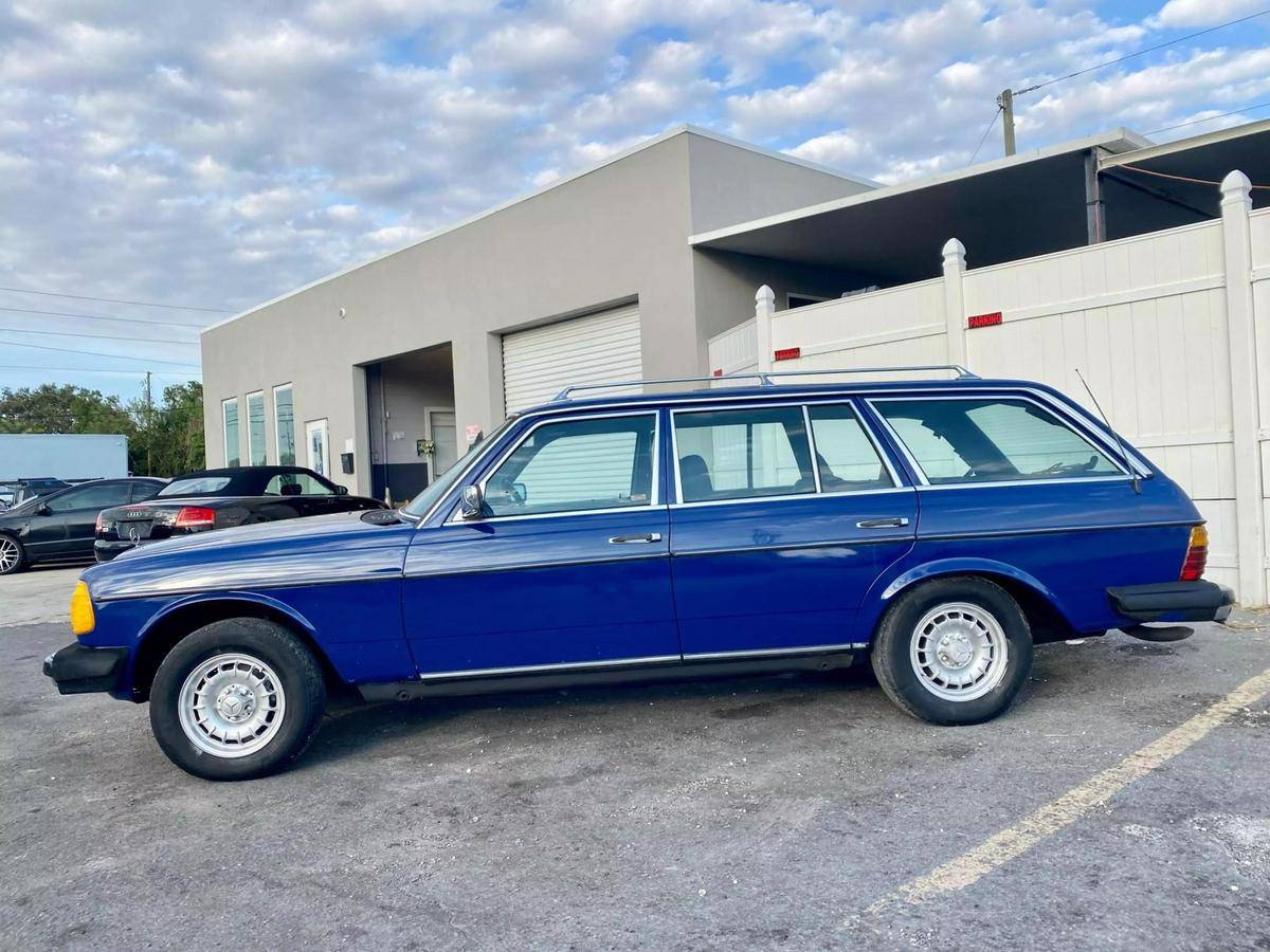 Mercedes-benz-benz-300-diesel-1985-blue-7