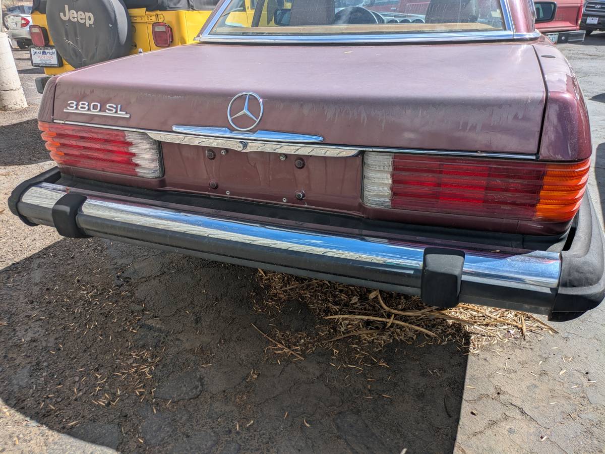 Mercedes-benz-benz-380-1985-custom-23