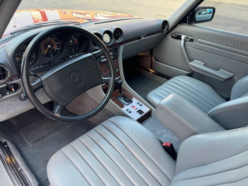 Mercedes-benz-benz-560-class-1989-red-13