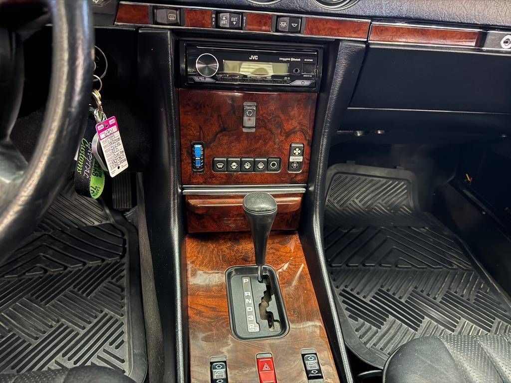 Mercedes-benz-benz-560-class-1989-red-15