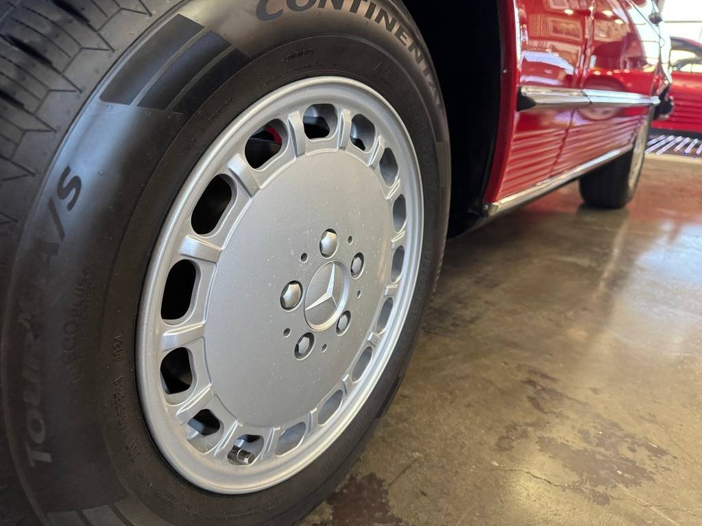 Mercedes-benz-benz-560-class-1989-red-22