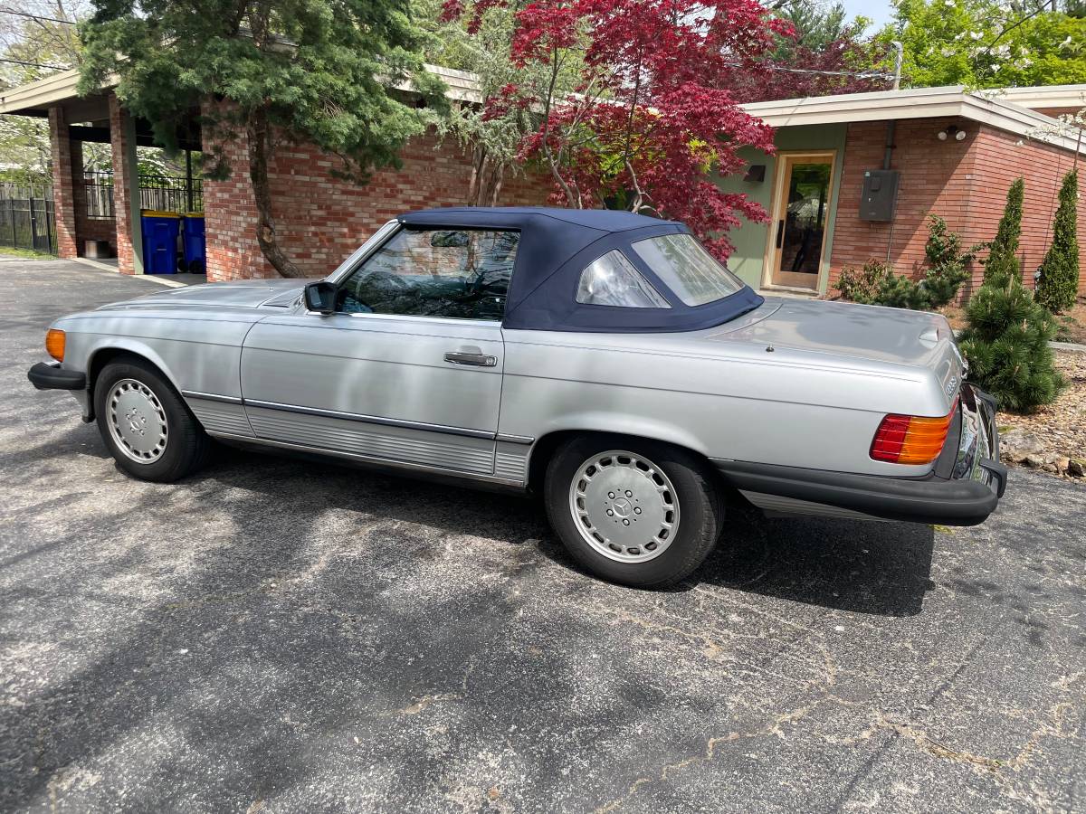 Mercedes-benz-benz-560-sl-1988-1
