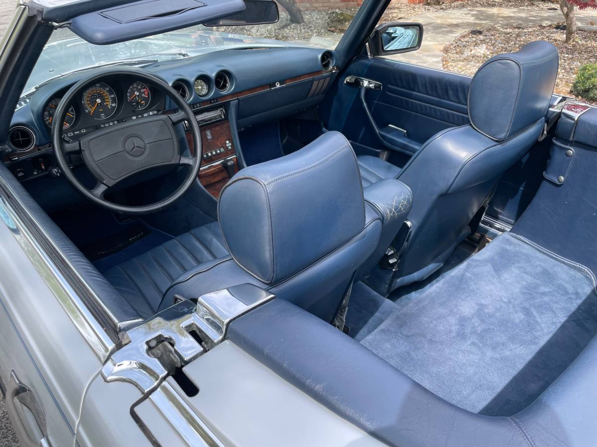 Mercedes-benz-benz-560-sl-1988-11