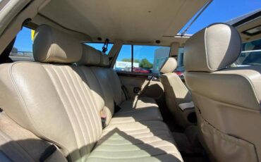 Mercedes-benz-benz-e-class-1995-silver-12