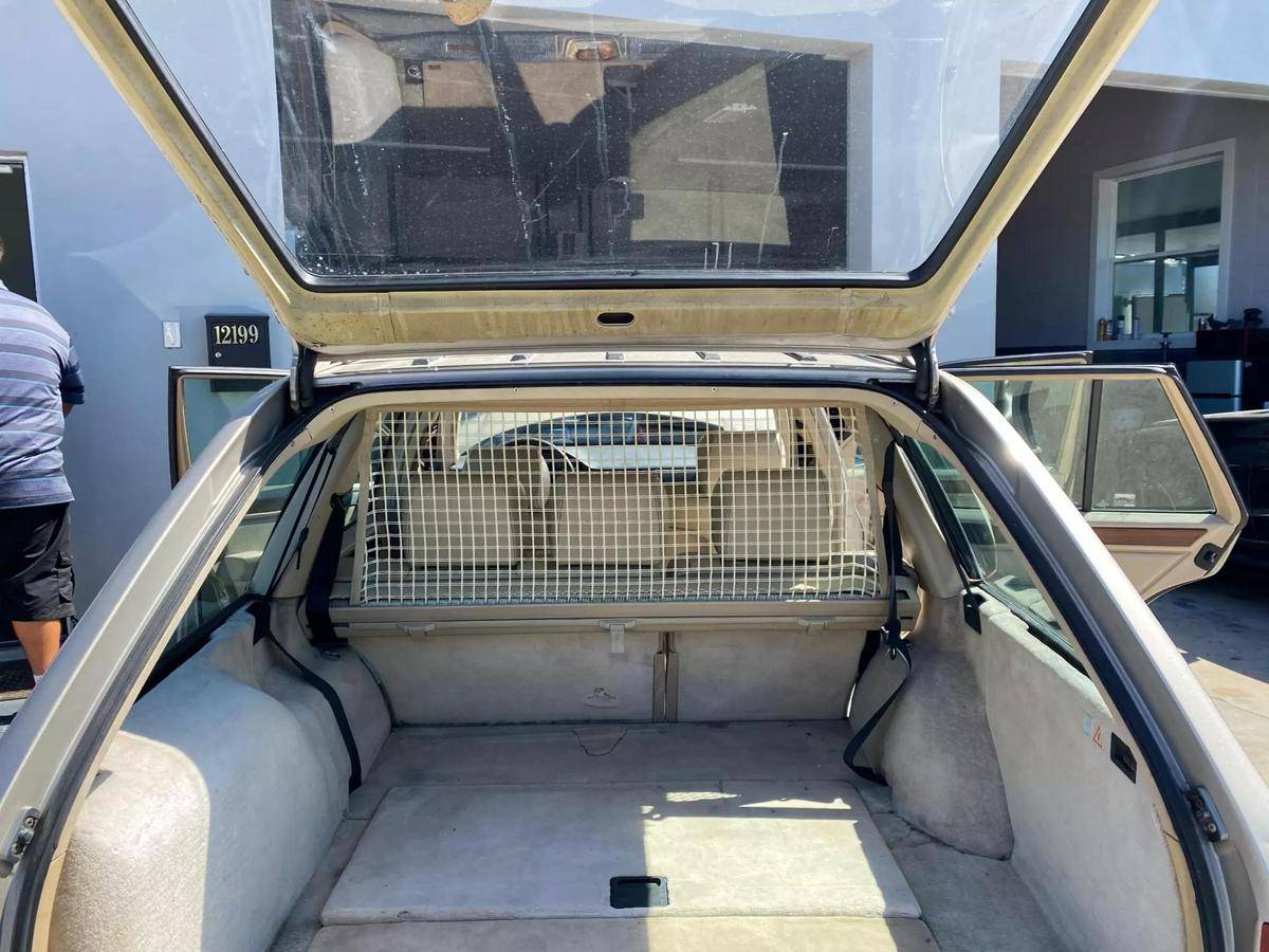 Mercedes-benz-benz-e-class-1995-silver-18