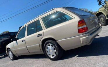 Mercedes-benz-benz-e-class-1995-silver-5