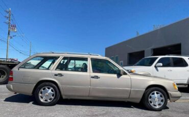 Mercedes-benz-benz-e-class-1995-silver-7