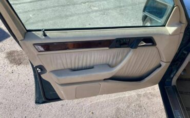 Mercedes-benz-benz-e-class-diesel-1995-green-19