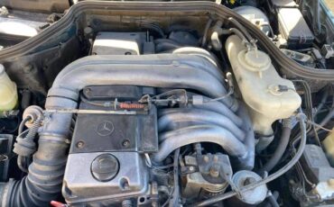 Mercedes-benz-benz-e-class-diesel-1995-green-6