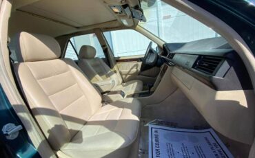Mercedes-benz-benz-e-class-diesel-1995-green-8