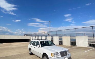 Mercedes-benz-benz-e-class-e320-1995-white-1