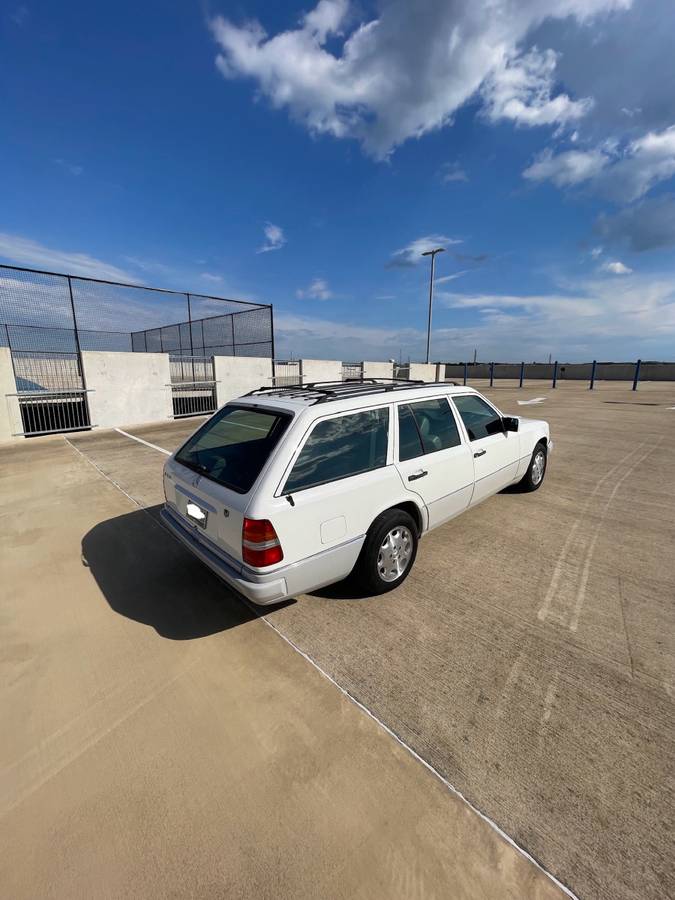Mercedes-benz-benz-e-class-e320-1995-white-2