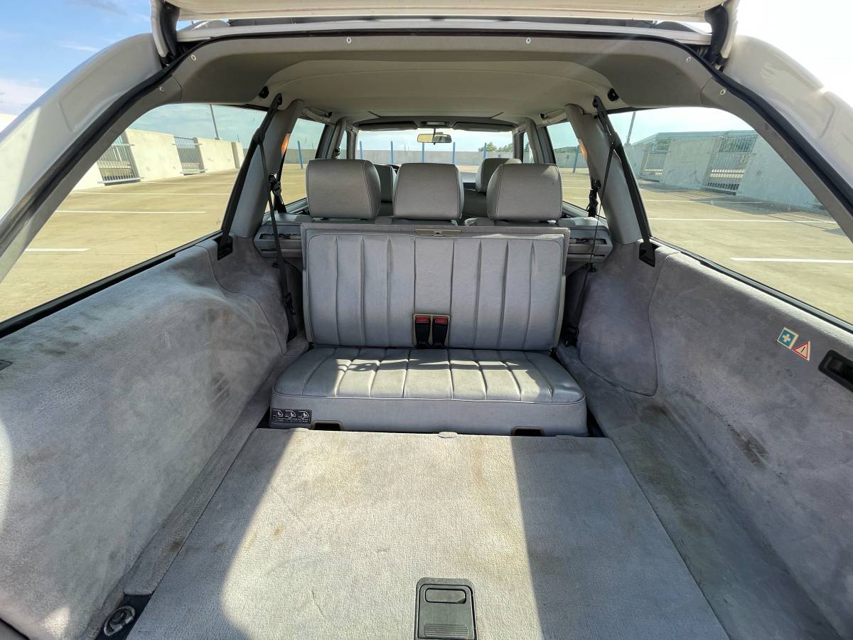 Mercedes-benz-benz-e-class-e320-1995-white-4