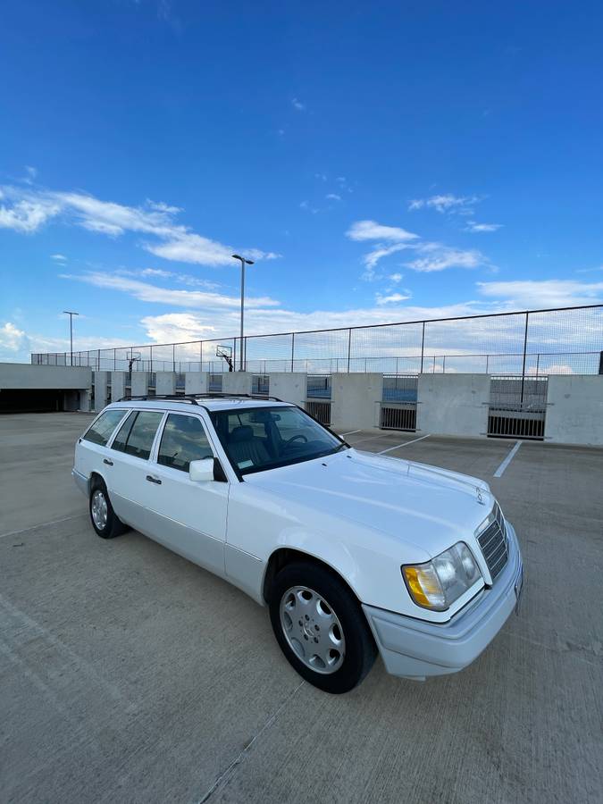 Mercedes-benz-benz-e-class-e320-1995-white-7