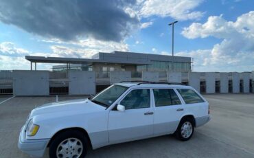 Mercedes-benz-benz-e-class-e320-1995-white-8