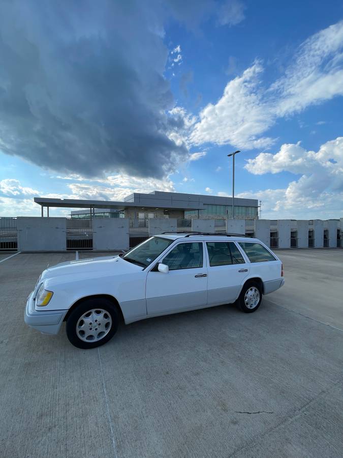 Mercedes-benz-benz-e-class-e320-1995-white-8