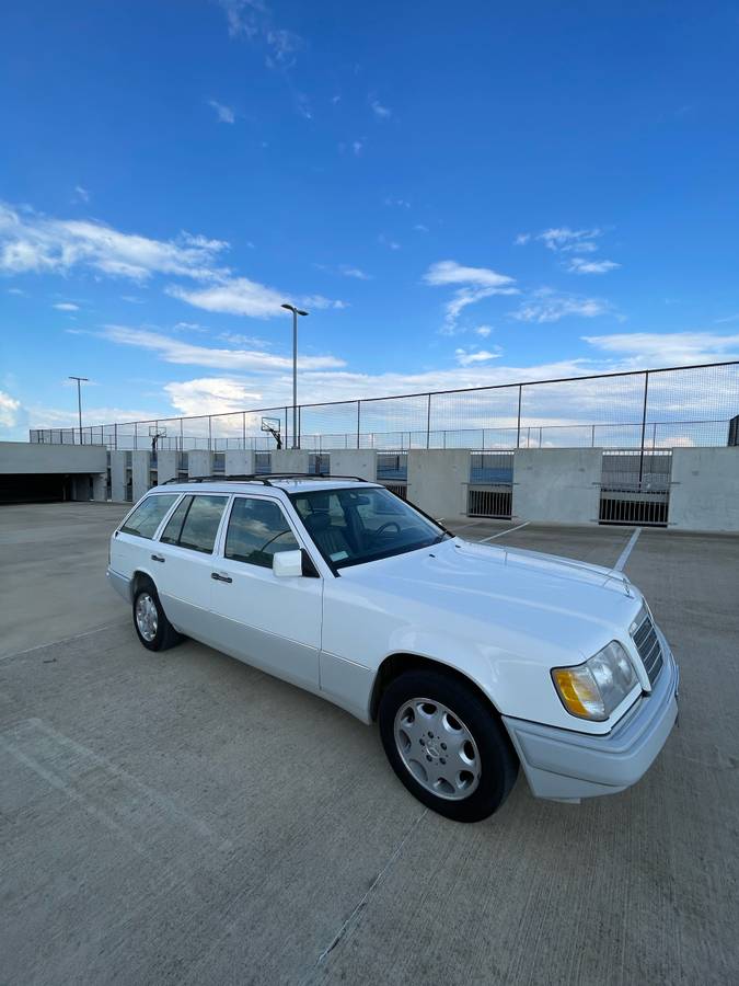 Mercedes-benz-benz-e-class-e320-1995-white-9