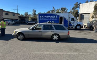 Mercedes-benz-benz-e320-1995