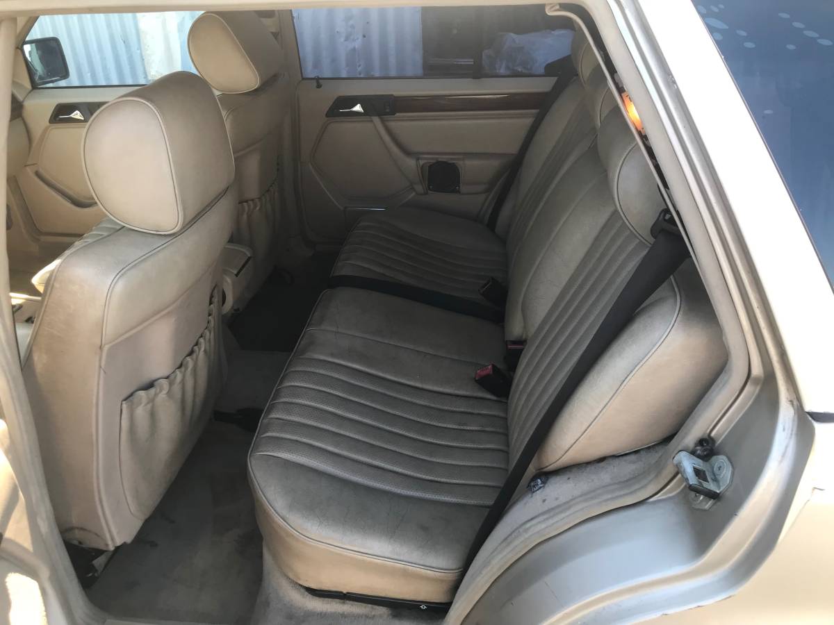 Mercedes-benz-benz-e320-1995-5