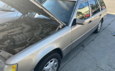 Mercedes-benz-benz-e320-1995-7