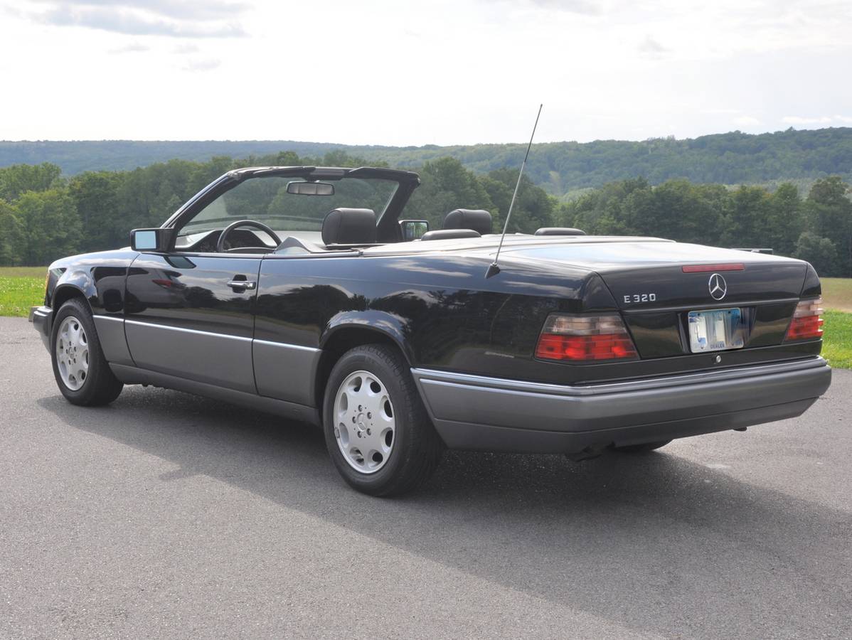 Mercedes-benz-benz-e320a-1995-black-2