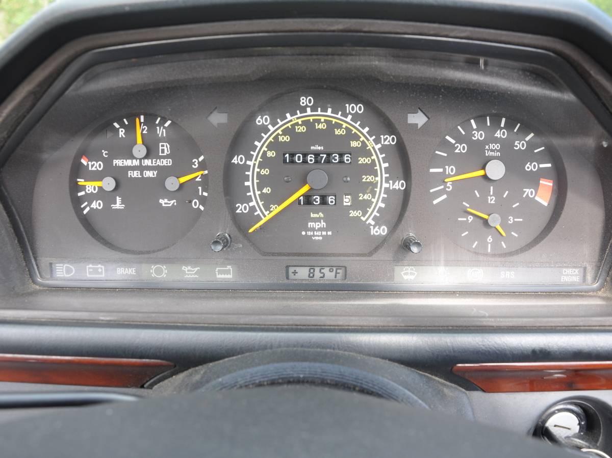 Mercedes-benz-benz-e320a-1995-black-21
