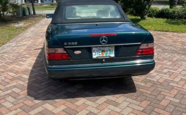 Mercedes-benz-e320-1995-green-5