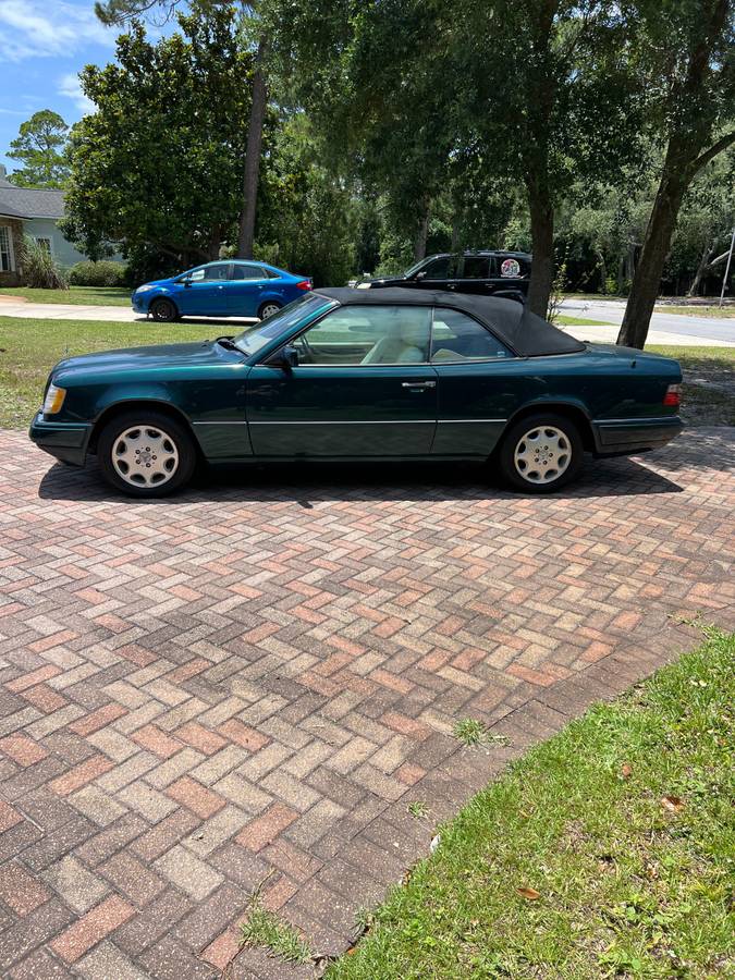 Mercedes-benz-e320-1995-green-7