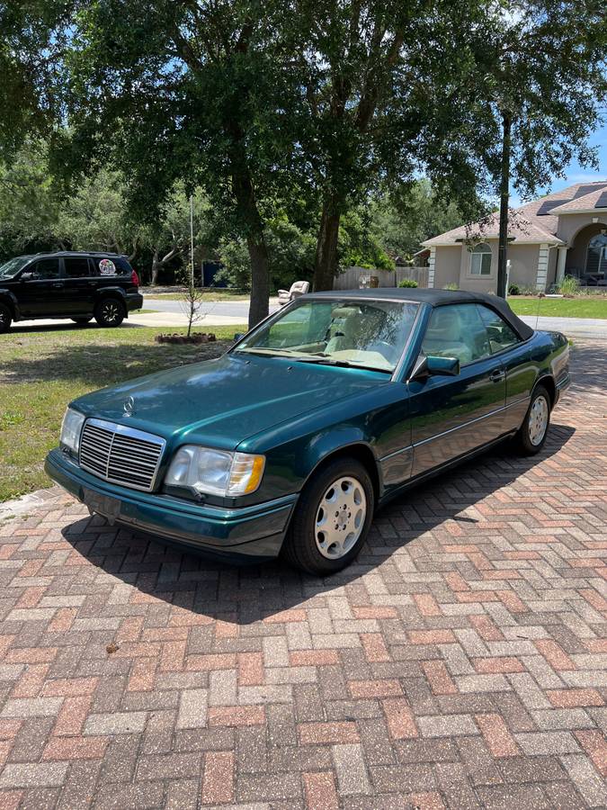 Mercedes-benz-e320-1995-green
