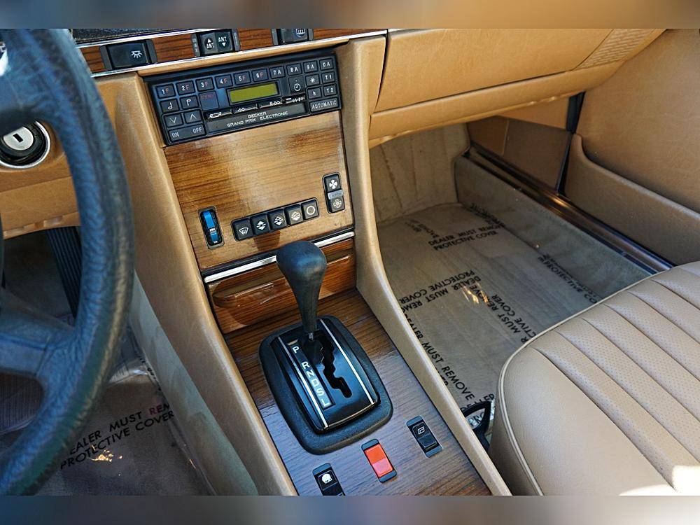 Mercedesbenz-380-series-1982-brown-11
