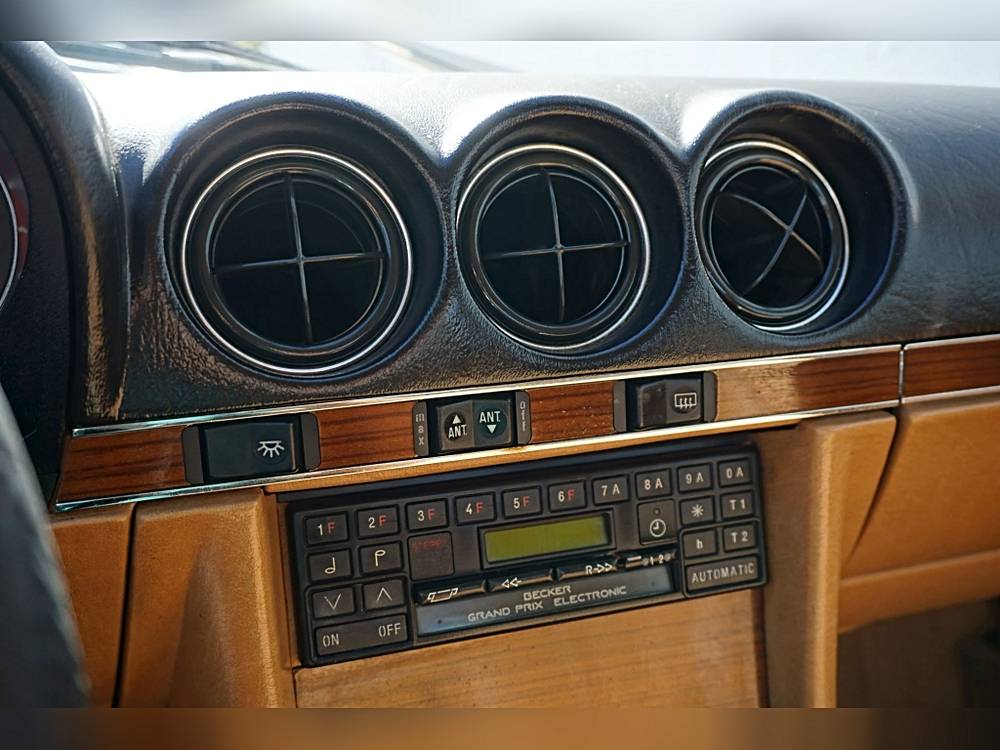 Mercedesbenz-380-series-1982-brown-12