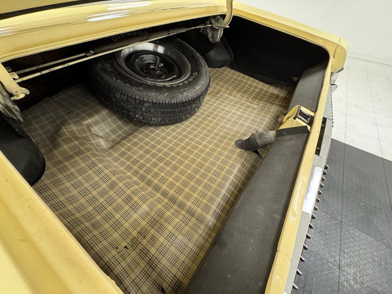 Mercury-Cougar-1969-Yellow-Black-31