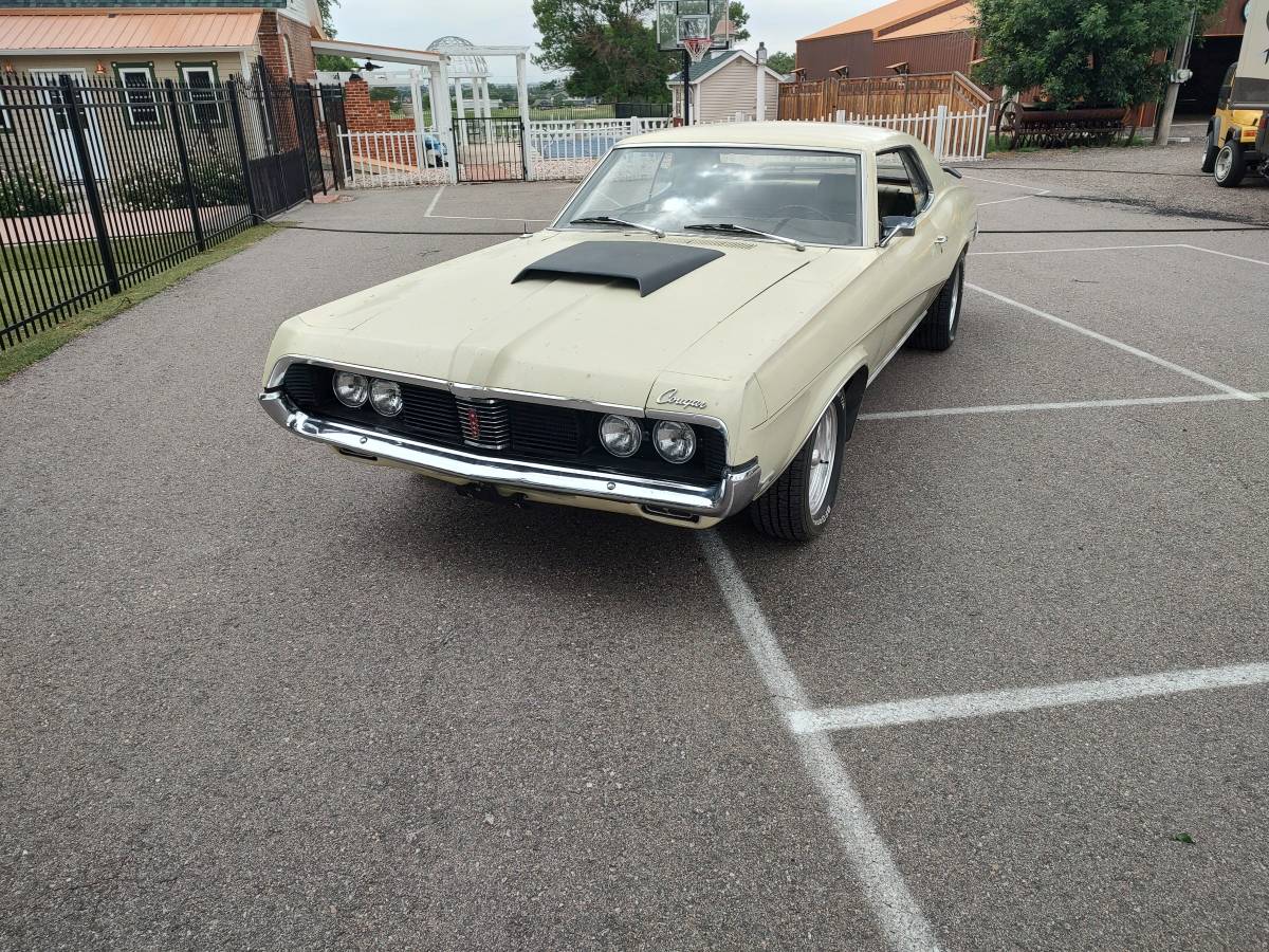 Mercury-Cougar-1969-green-1