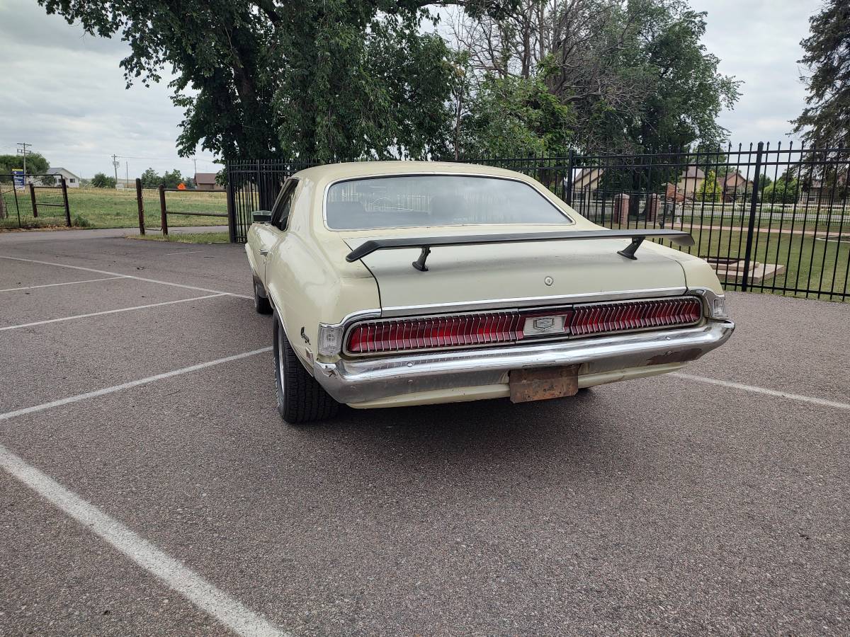 Mercury-Cougar-1969-green-3