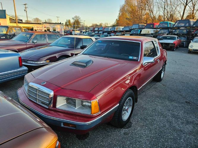 Mercury-Cougar-1985-Red-Gray-13