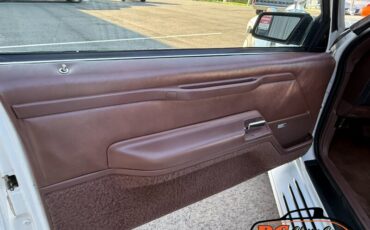 Mercury-Cougar-1988-White-Red-17