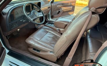 Mercury-Cougar-1988-White-Red