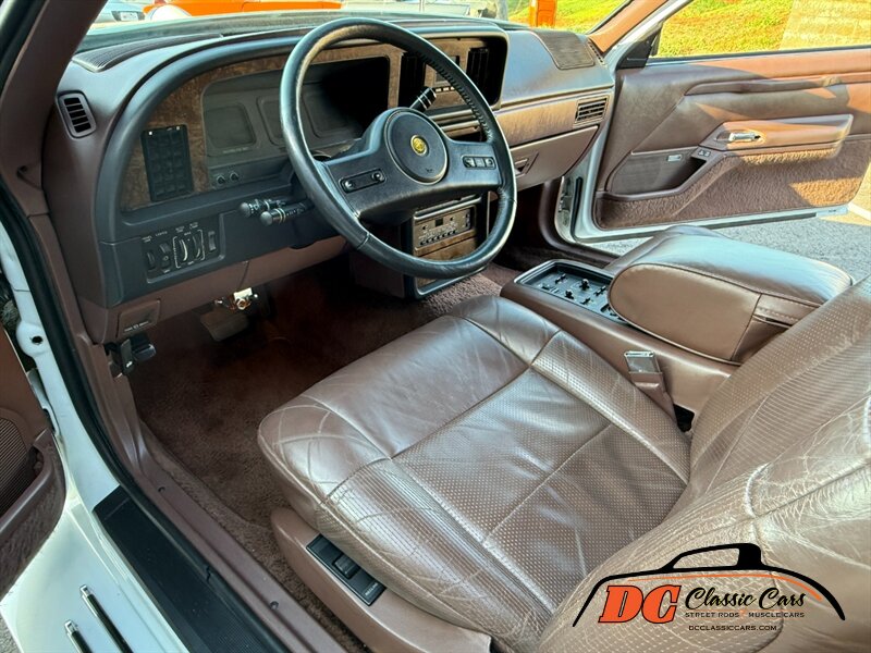 Mercury-Cougar-1988-White-Red-38